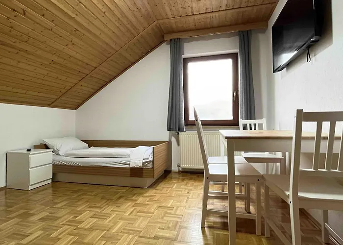 Sad503 - Praktische Monteurwohnung * Schwandorf in Bayern